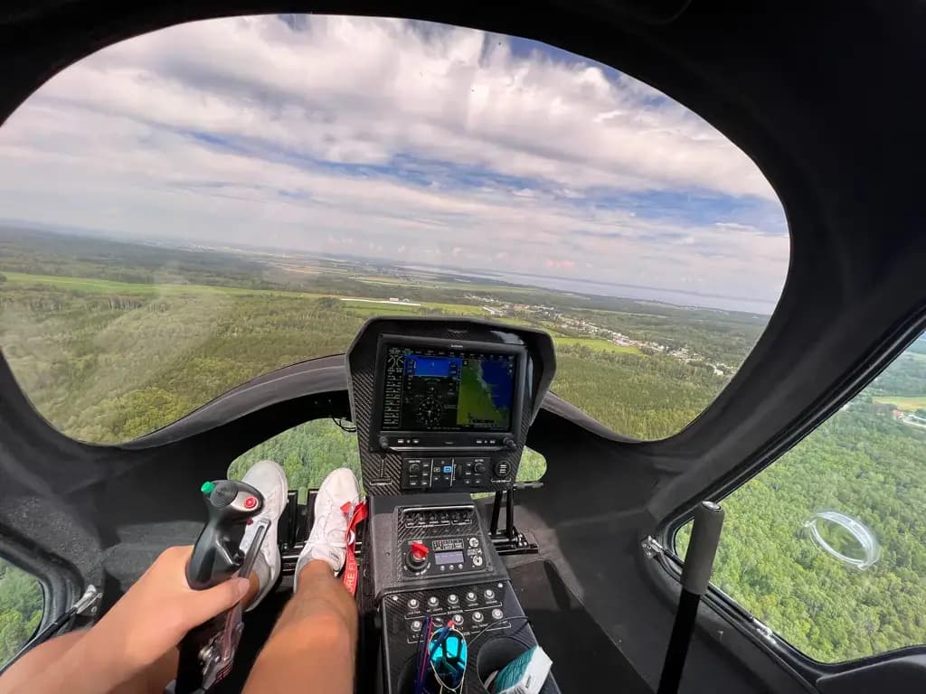 ARGON 915 iS cockpit and interior